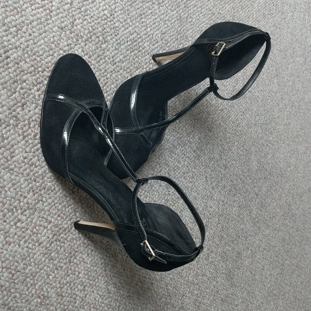 4" Black velvet and leather heels